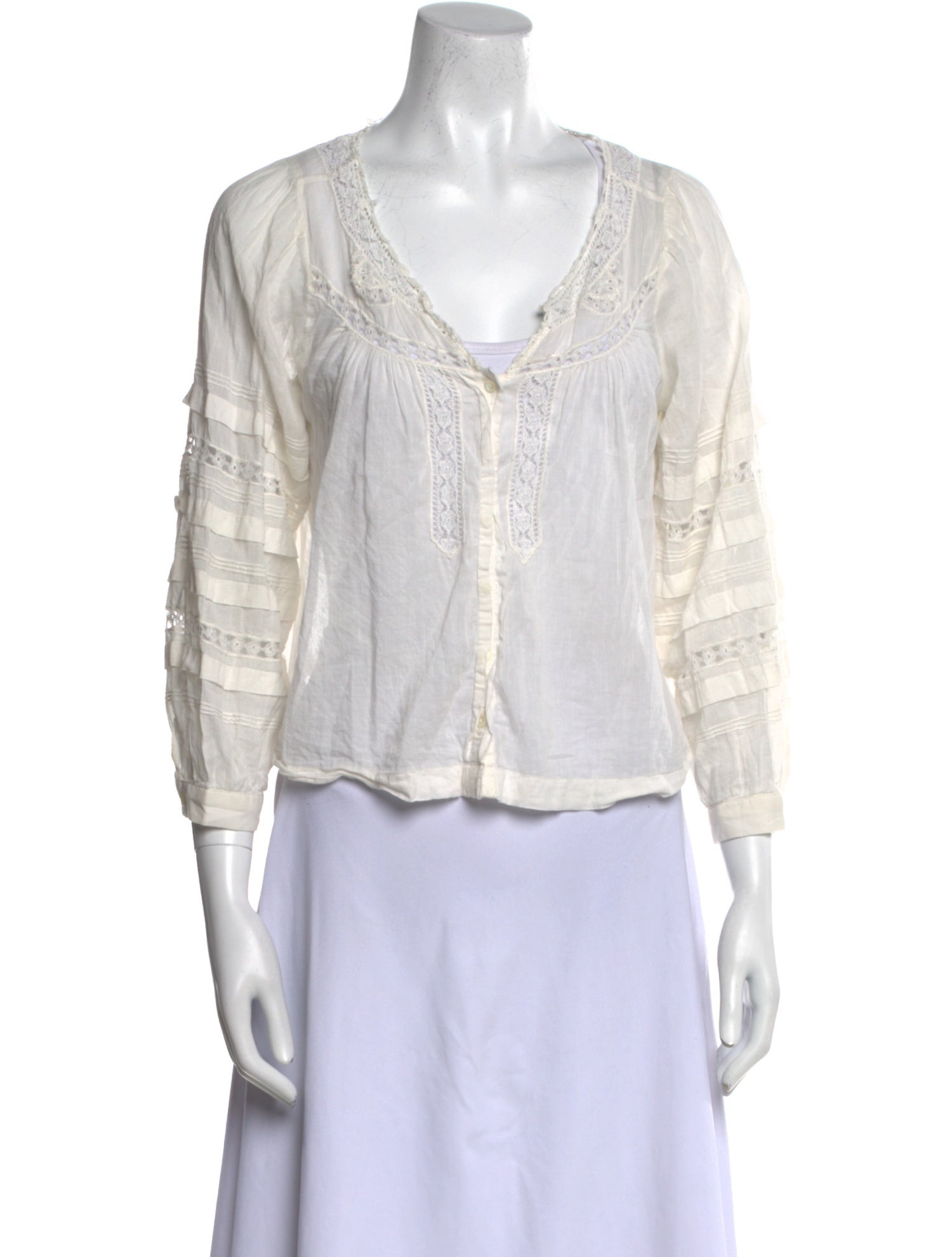 DÔEN V-Neck Three-Quarter Sleeve Crop Top