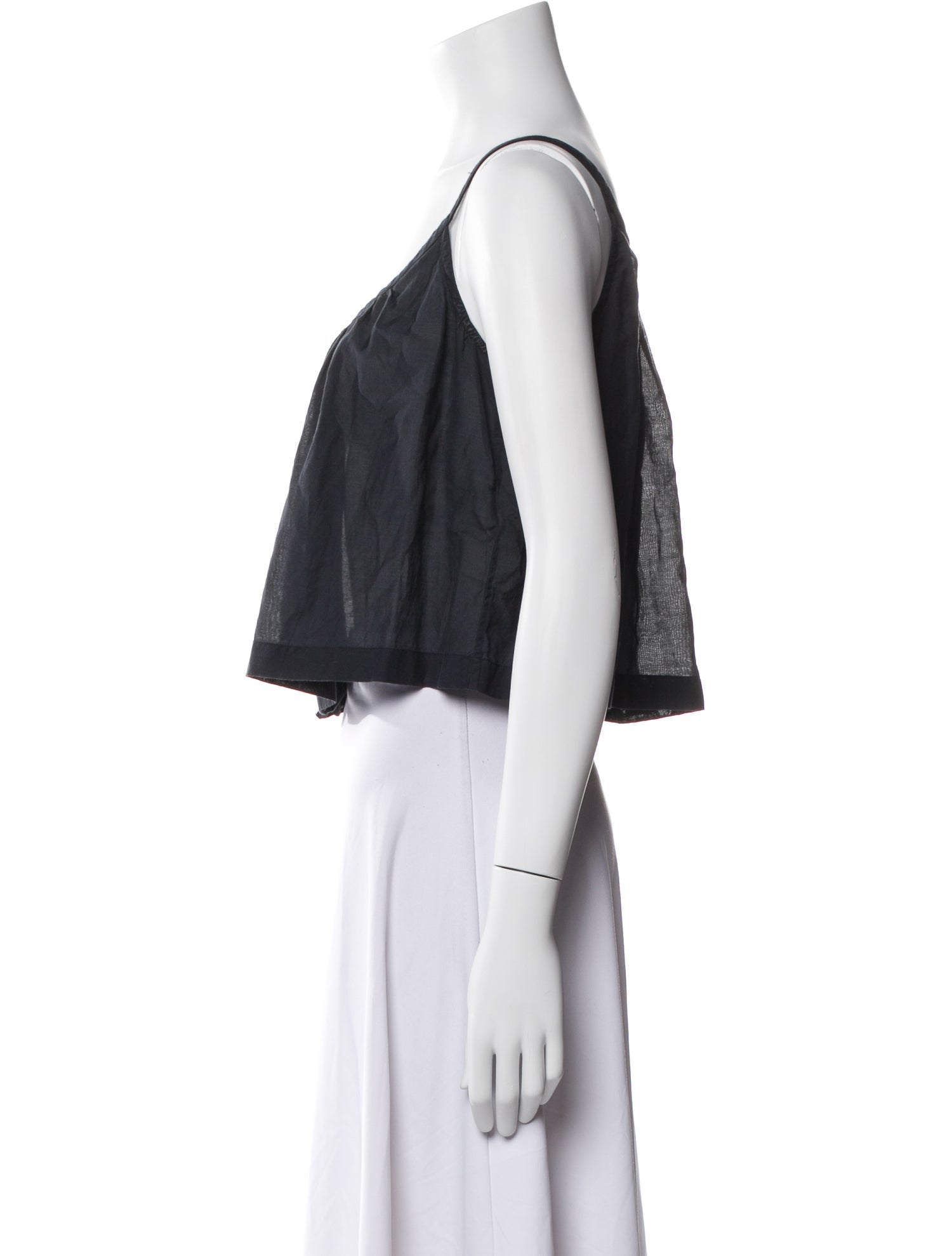 DÔEN V-Neck Sleeveless Crop Top