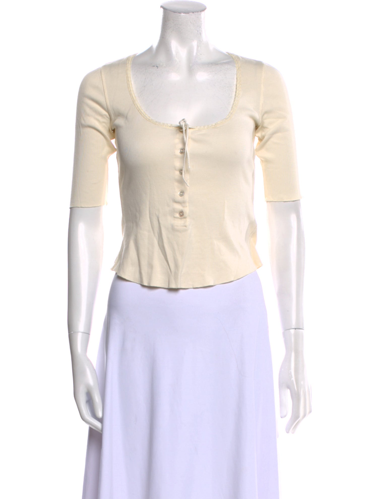 DÔEN Scoop Neck Short Sleeve Crop Top