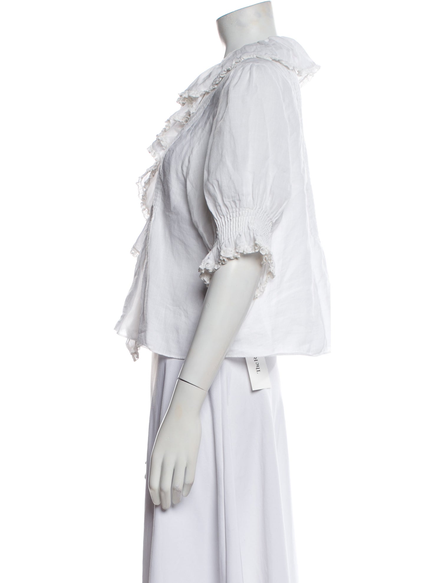 DÔEN V-Neck Three-Quarter Sleeve Crop Top