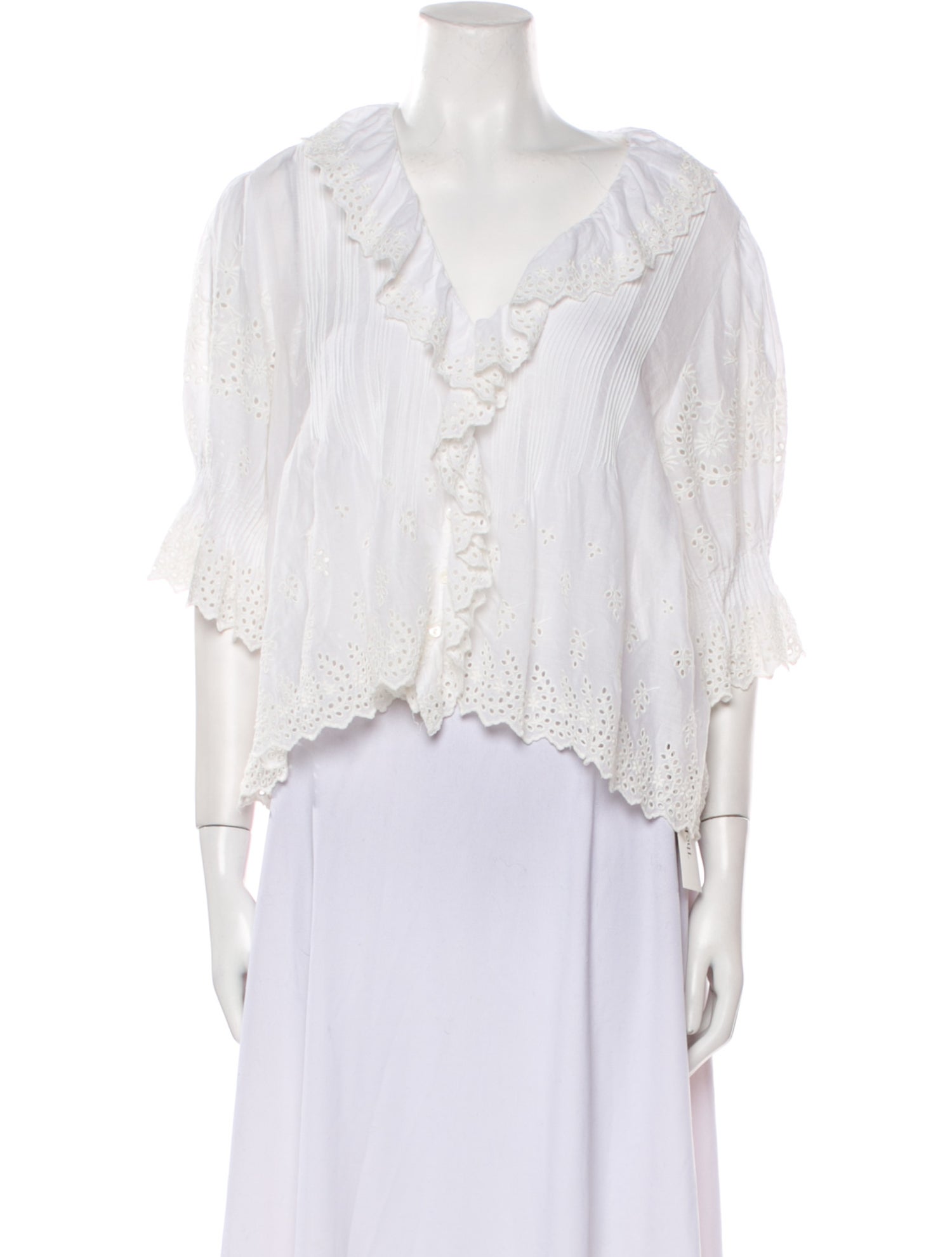 DÔEN V-Neck Three-Quarter Sleeve Crop Top