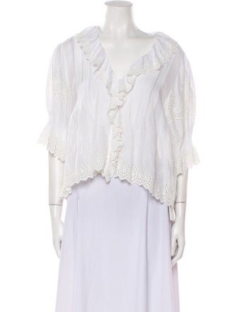 DÔEN V-Neck Three-Quarter Sleeve Crop Top