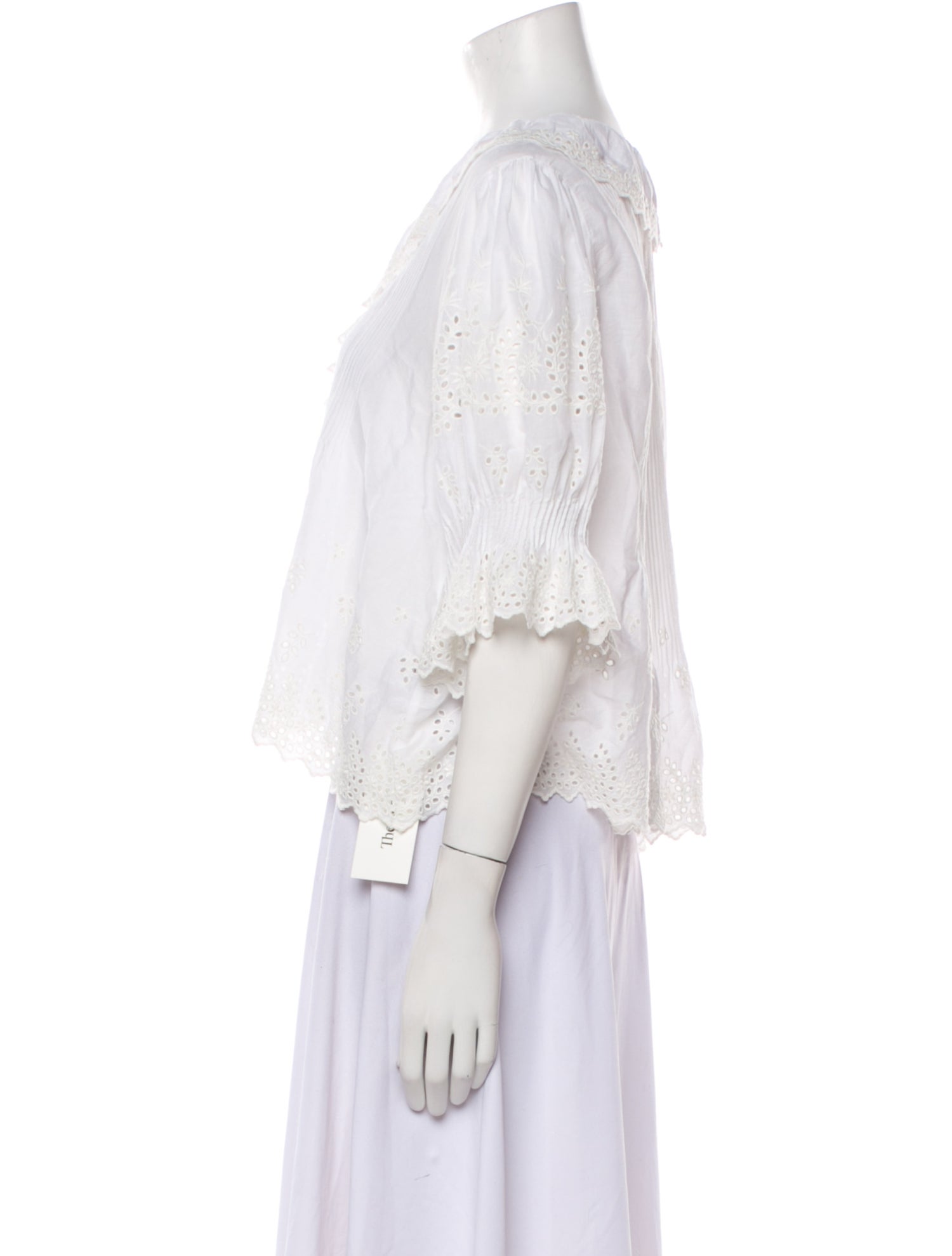 DÔEN V-Neck Three-Quarter Sleeve Crop Top