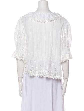 DÔEN V-Neck Three-Quarter Sleeve Crop Top