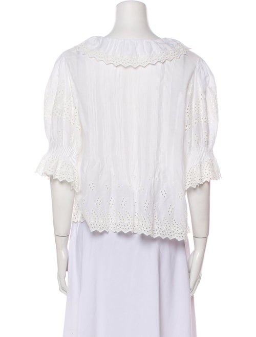 DÔEN V-Neck Three-Quarter Sleeve Crop Top