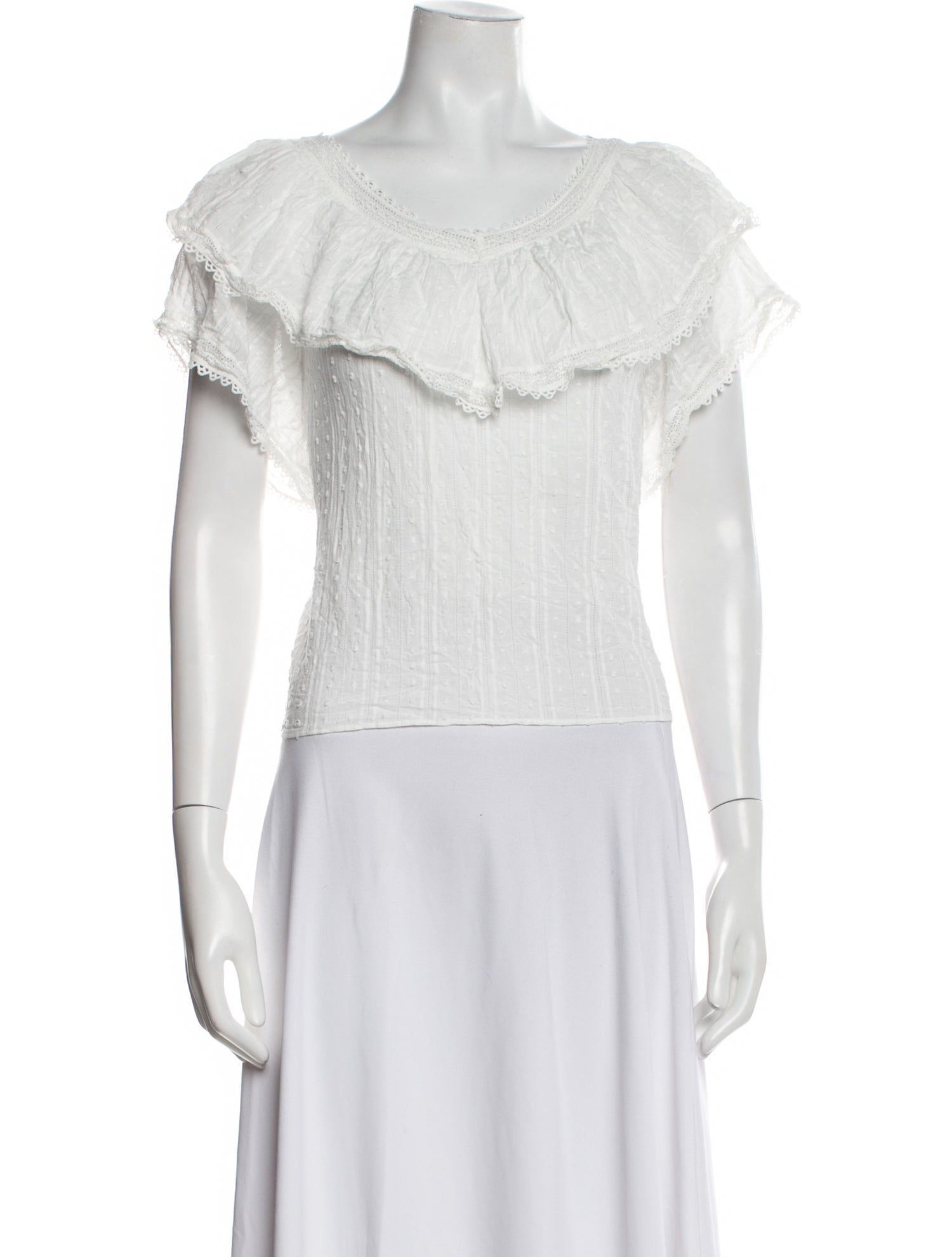 DÔEN Scoop Neck Short Sleeve Crop Top