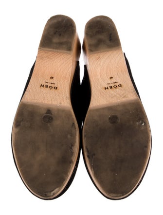DÔEN Suede Slides