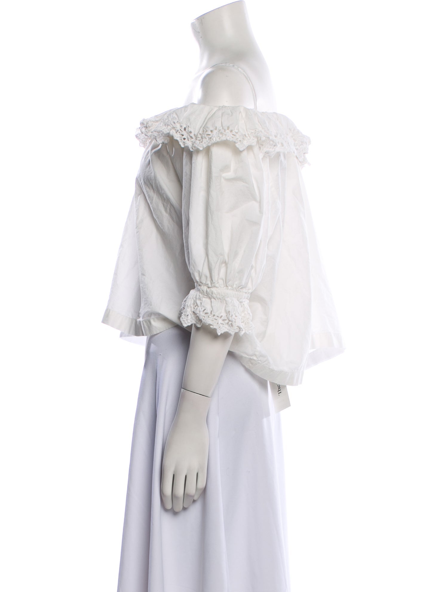 DÔEN Off-The-Shoulder Three-Quarter Sleeve Crop Top