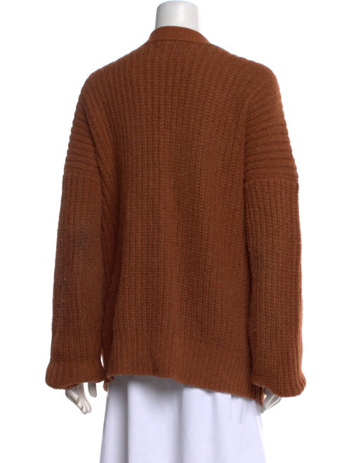 DÔEN Alpaca V-Neck Sweater