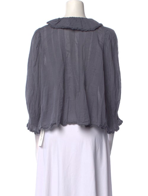 DÔEN V-Neck Three-Quarter Sleeve Blouse