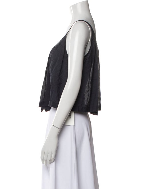 DÔEN V-Neck Sleeveless Crop Top