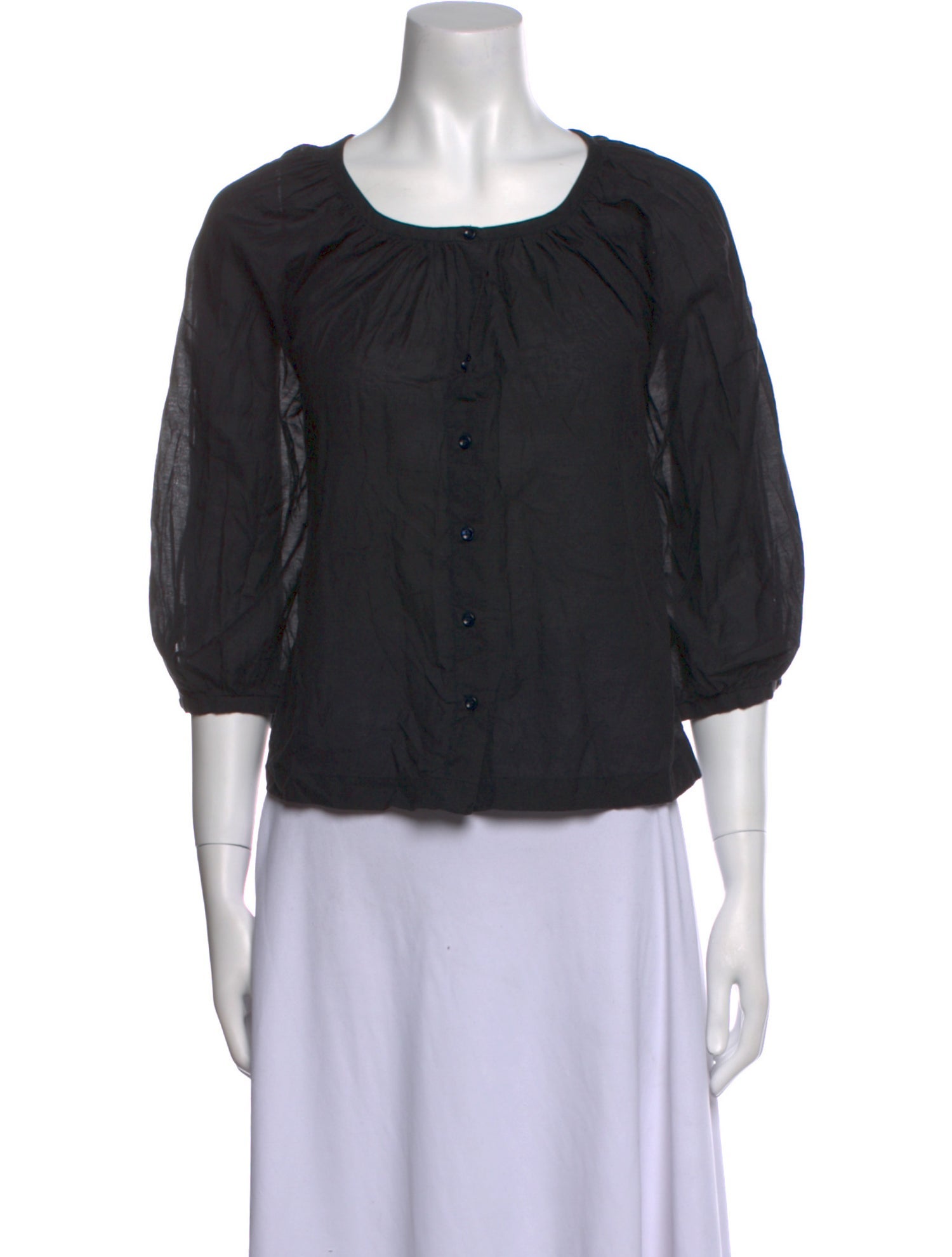 DÔEN Scoop Neck Three-Quarter Sleeve Crop Top