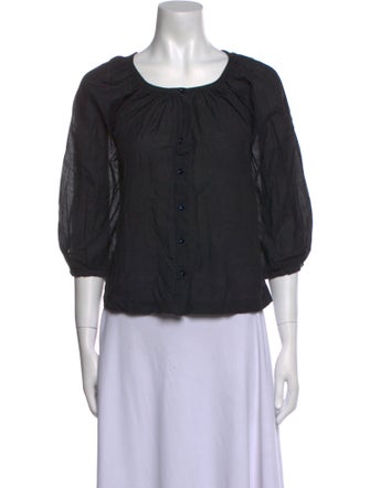 DÔEN Scoop Neck Three-Quarter Sleeve Crop Top