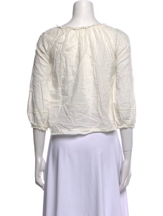 DÔEN Scoop Neck Three-Quarter Sleeve Crop Top