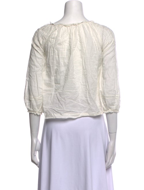 DÔEN Scoop Neck Three-Quarter Sleeve Crop Top