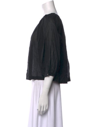 DÔEN Scoop Neck Three-Quarter Sleeve Button-Up Top