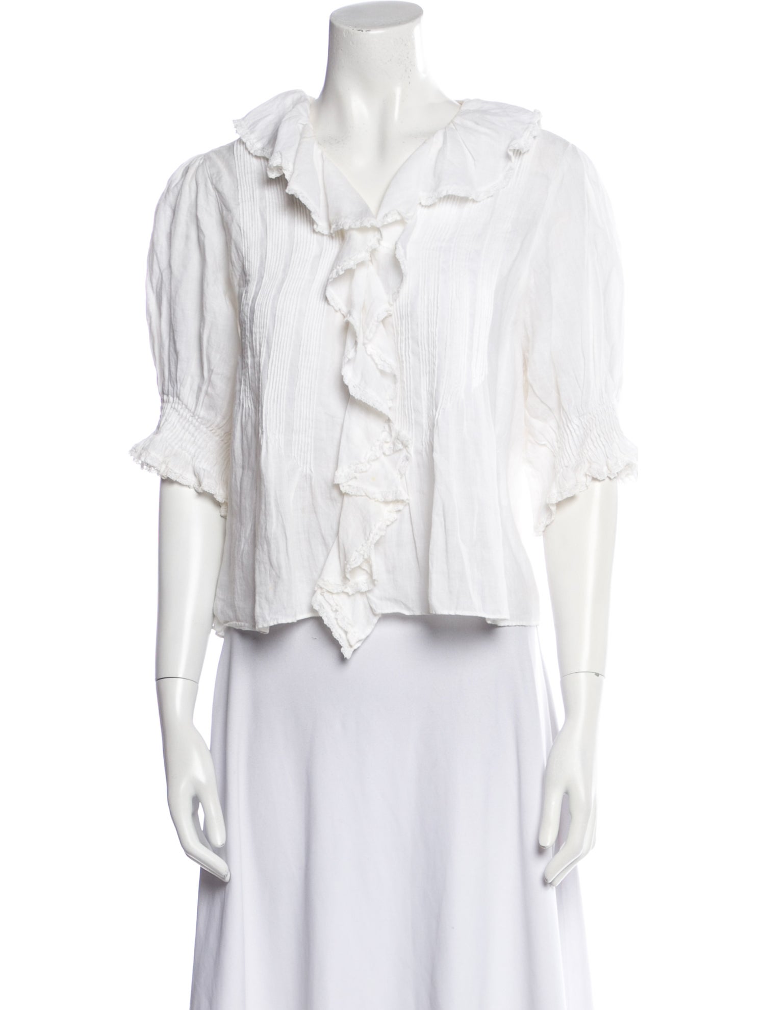 DÔEN V-Neck Three-Quarter Sleeve Crop Top