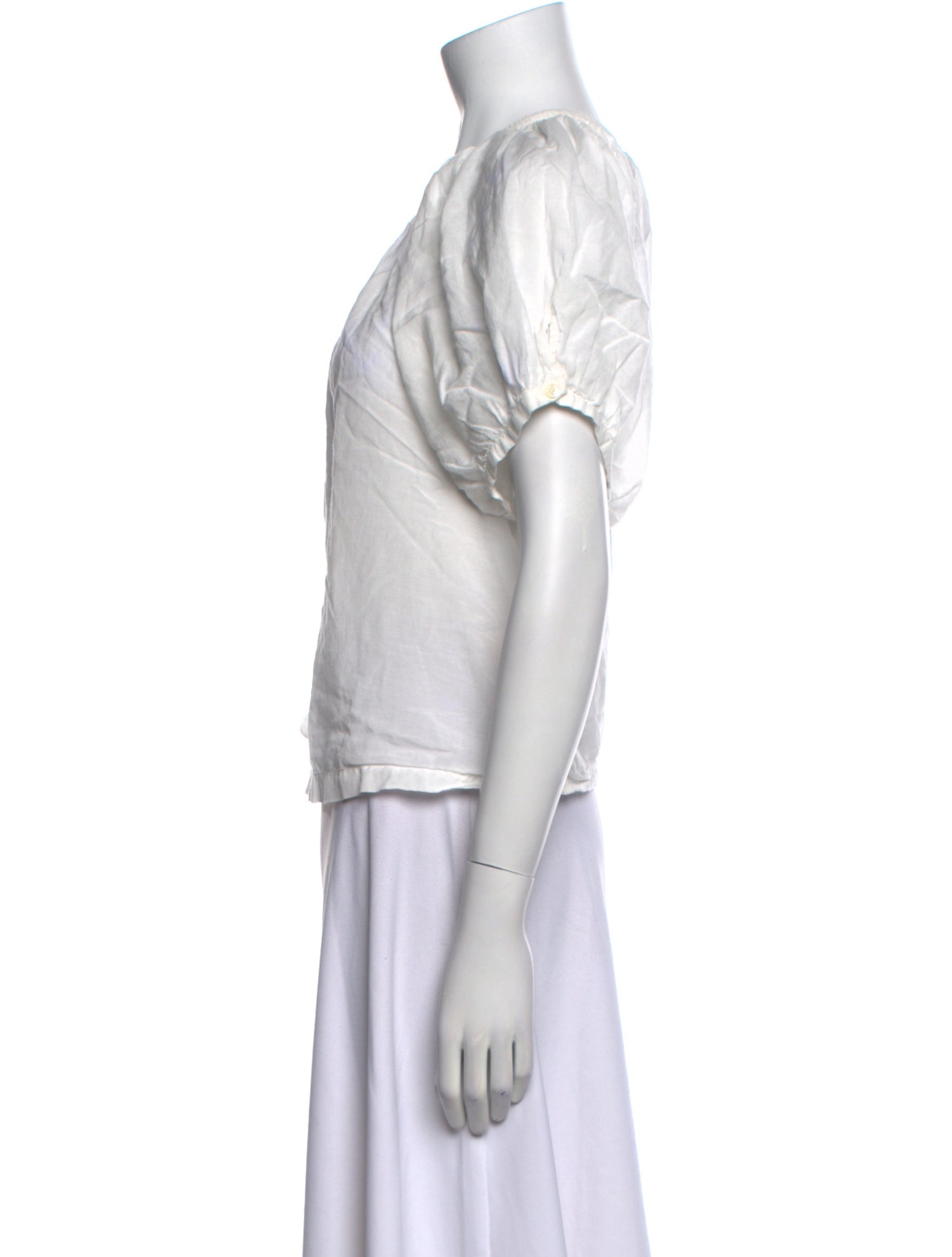 DÔEN Crew Neck Short Sleeve Button-Up Top