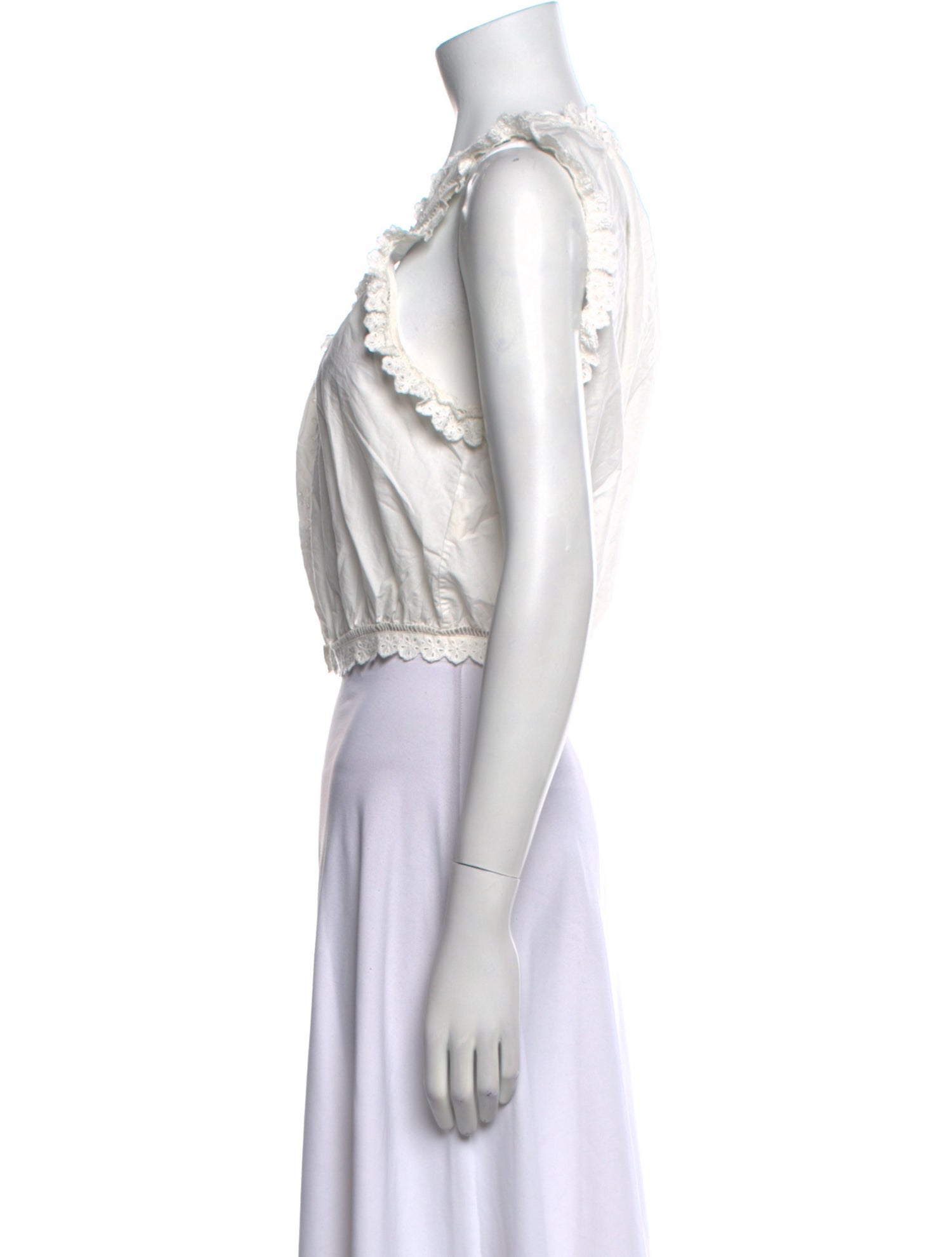 DÔEN Square Neckline Sleeveless Crop Top