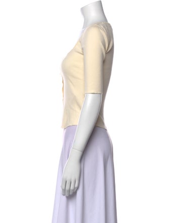 DÔEN Scoop Neck Short Sleeve Crop Top