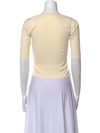 DÔEN Scoop Neck Short Sleeve Crop Top