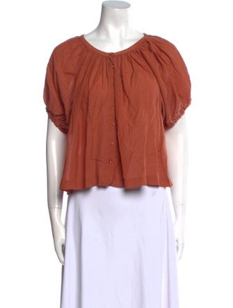 DÔEN Scoop Neck Short Sleeve Crop Top