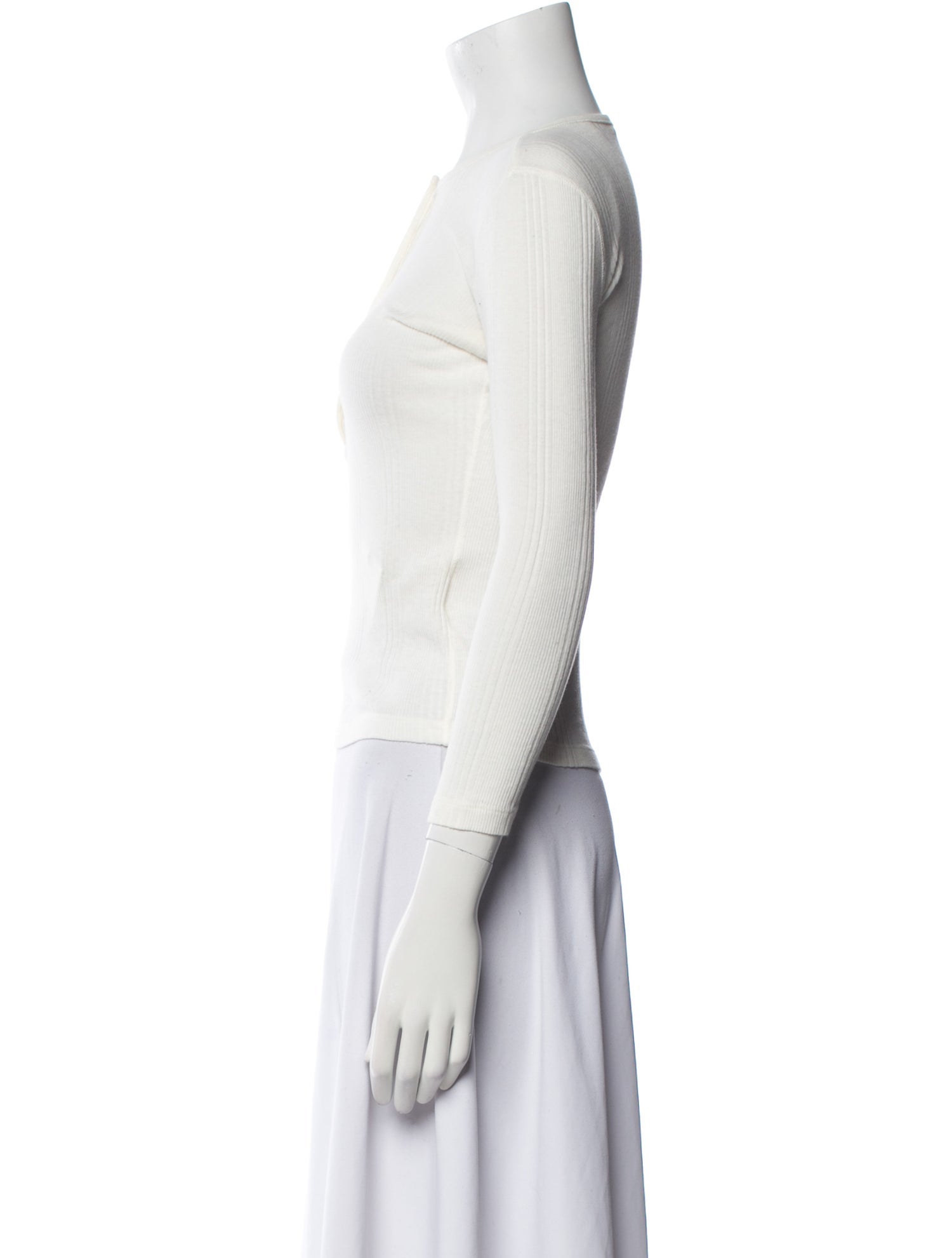 DÔEN Scoop Neck Three-Quarter Sleeve Crop Top