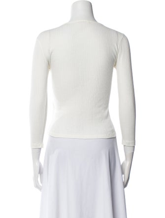 DÔEN Scoop Neck Three-Quarter Sleeve Crop Top