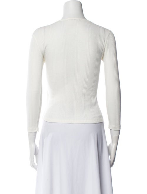 DÔEN Scoop Neck Three-Quarter Sleeve Crop Top