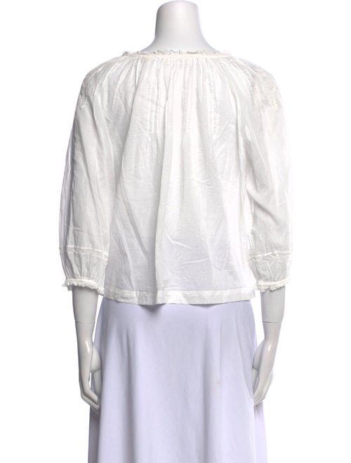 DÔEN Scoop Neck Three-Quarter Sleeve Crop Top