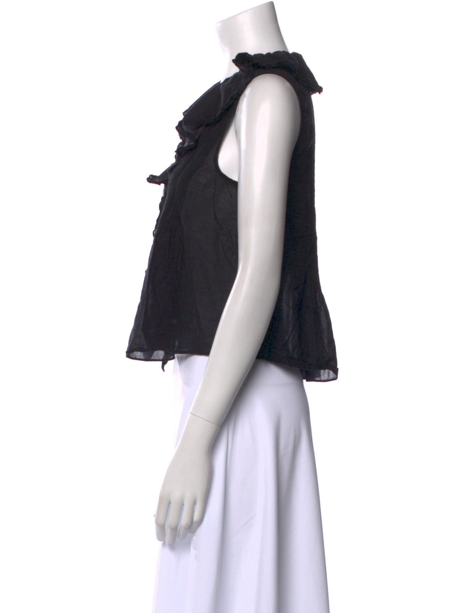 DÔEN V-Neck Sleeveless Crop Top