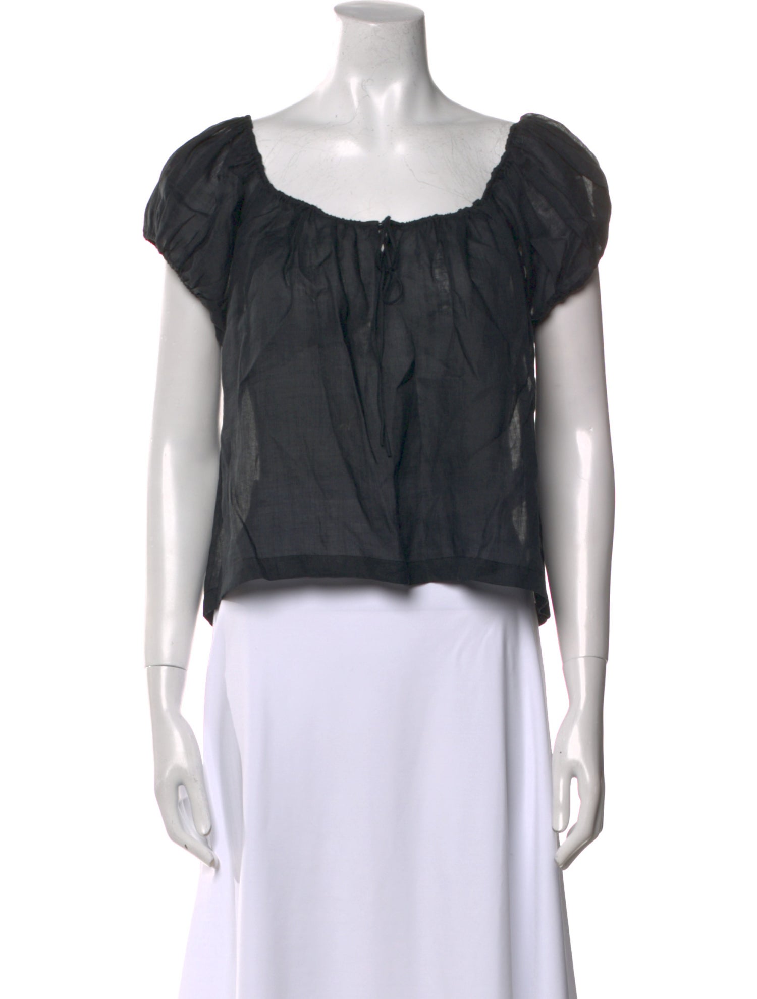 DÔEN Scoop Neck Short Sleeve Crop Top