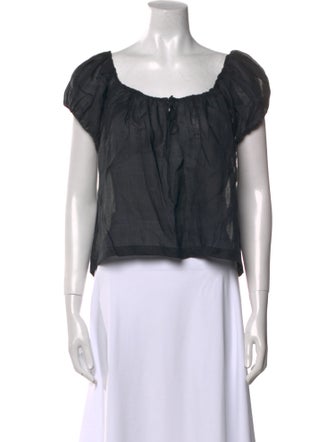 DÔEN Scoop Neck Short Sleeve Crop Top