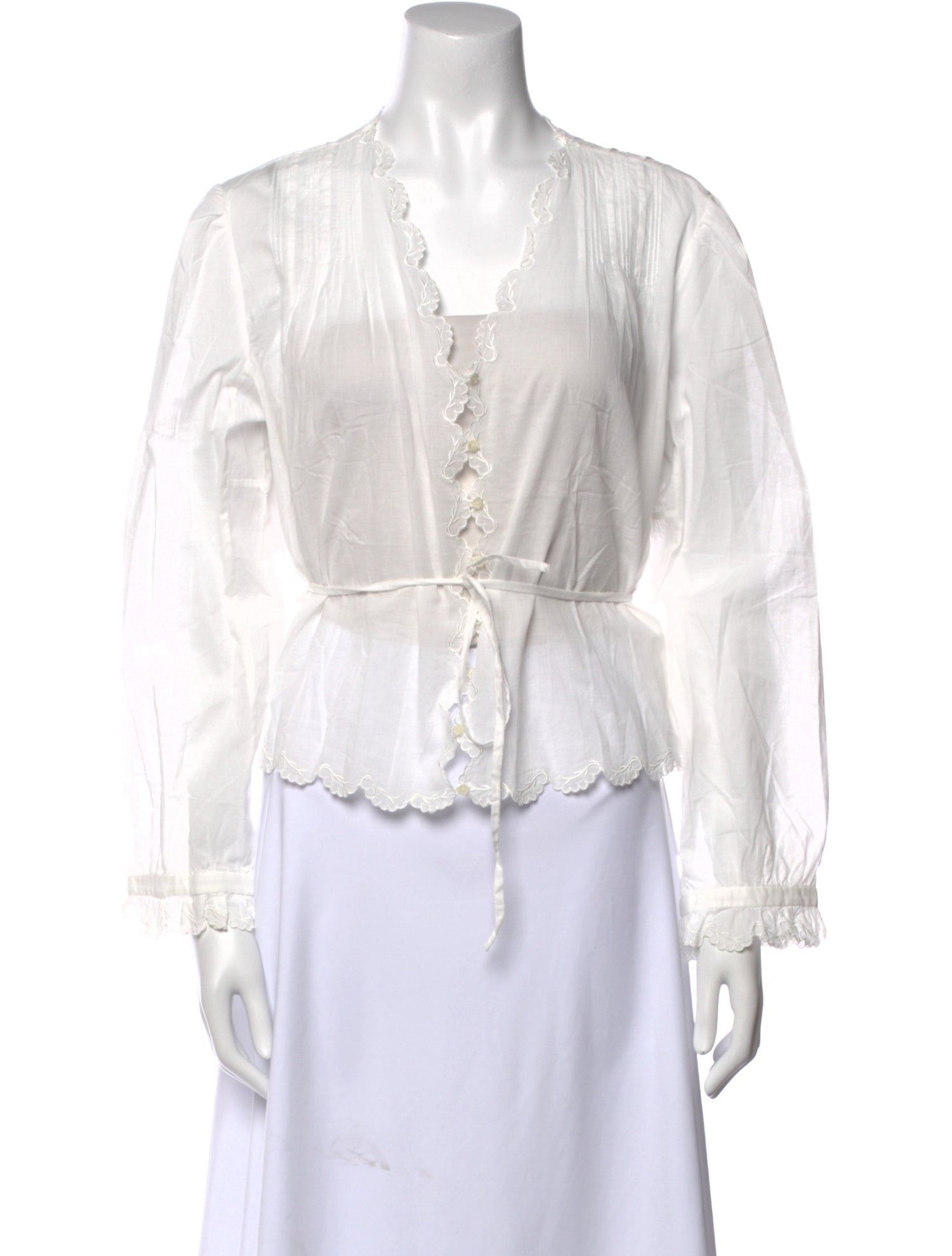 DÔEN V-Neck Three-Quarter Sleeve Blouse