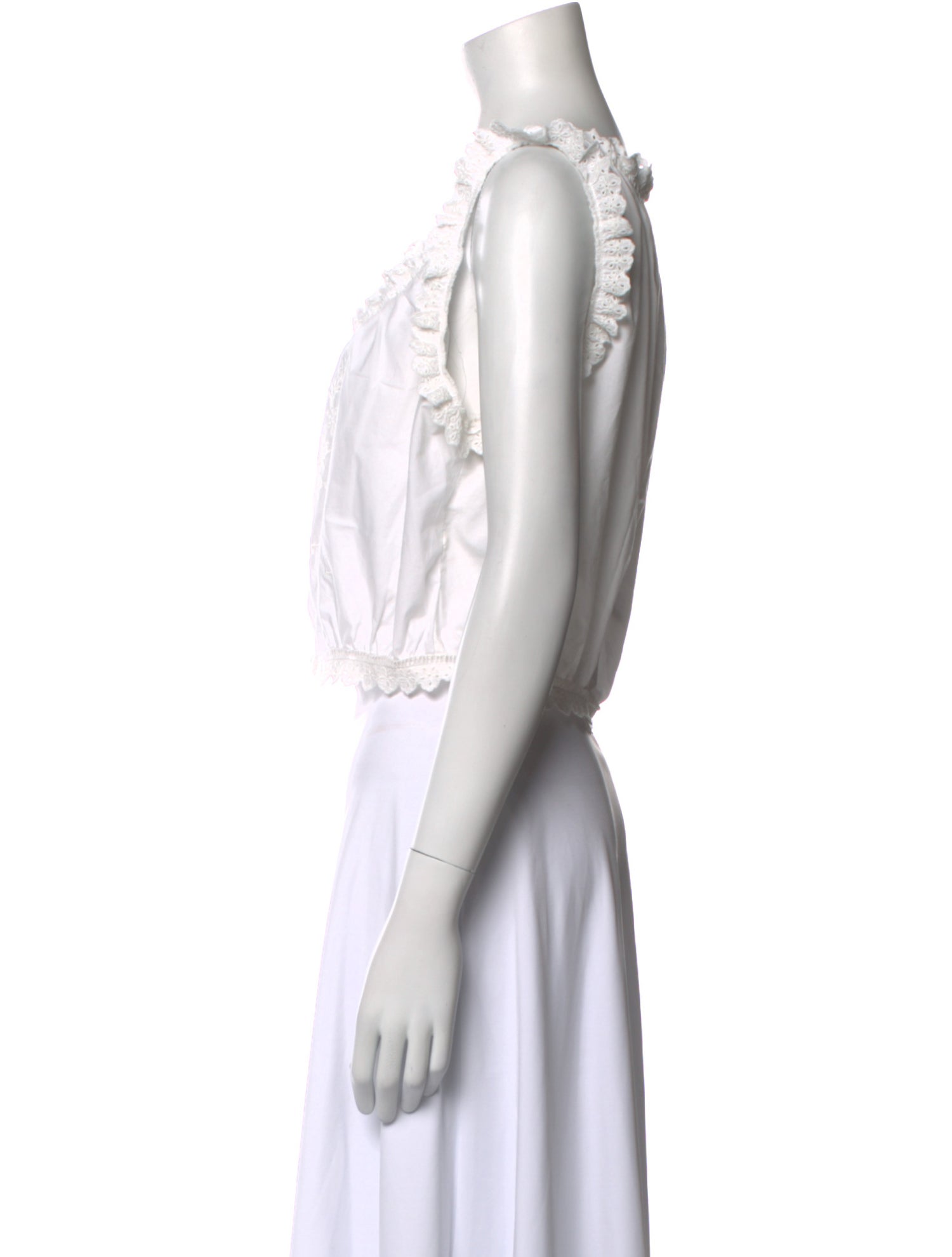 DÔEN Scoop Neck Sleeveless Crop Top