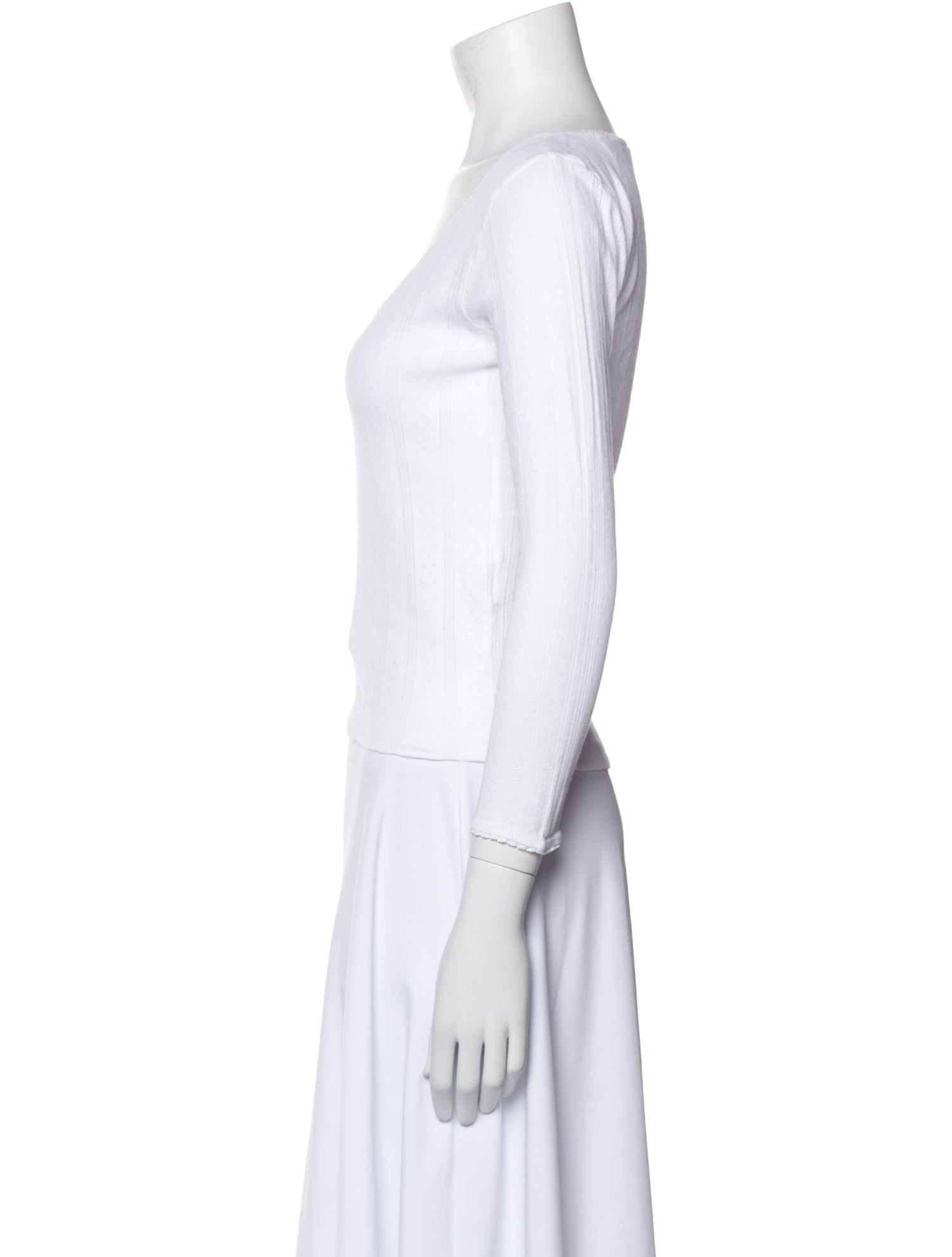 DÔEN Plunge Neckline Three-Quarter Sleeve Top