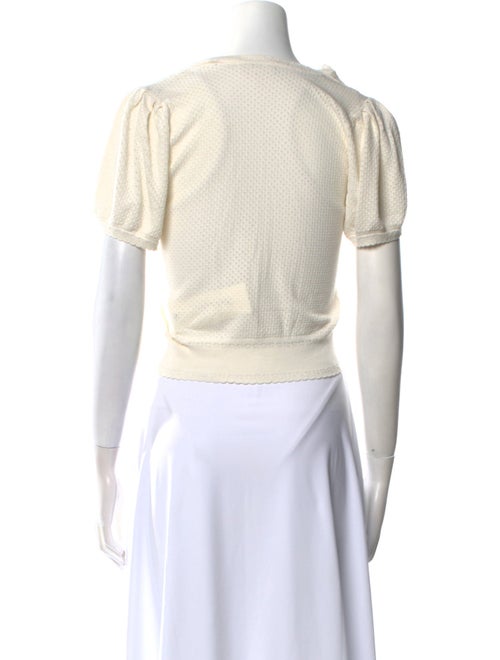 DÔEN V-Neck Short Sleeve Crop Top