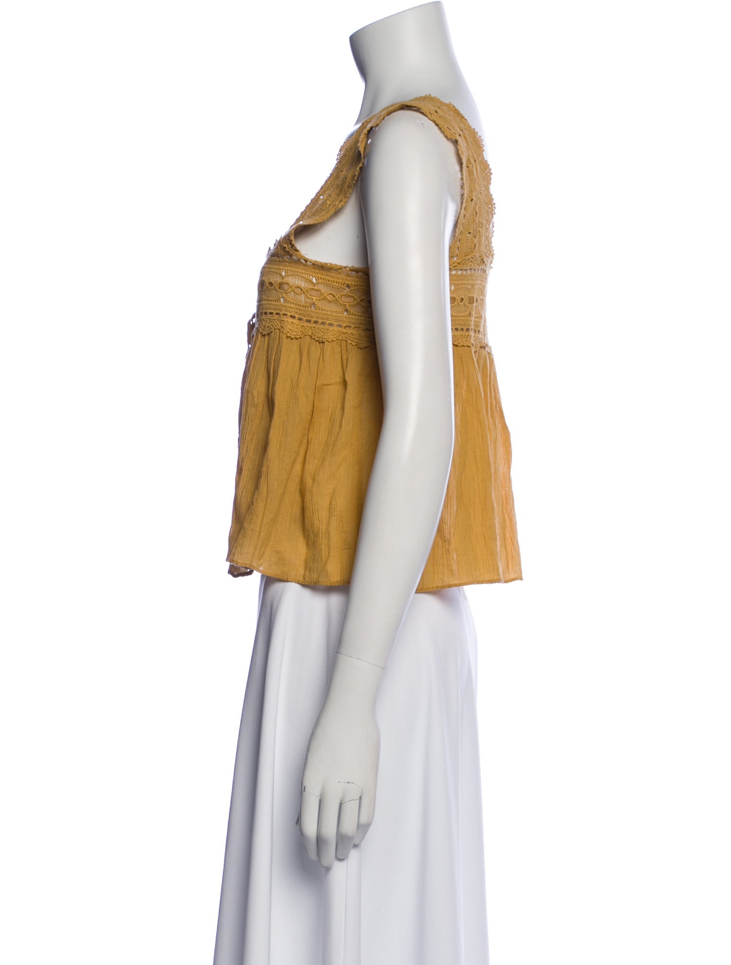 DÔEN Square Neckline Sleeveless Crop Top