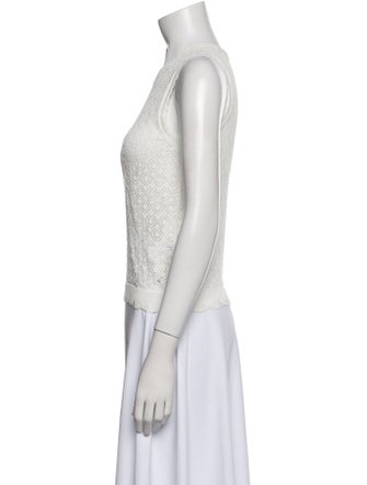 DÔEN Crew Neck Sleeveless Top