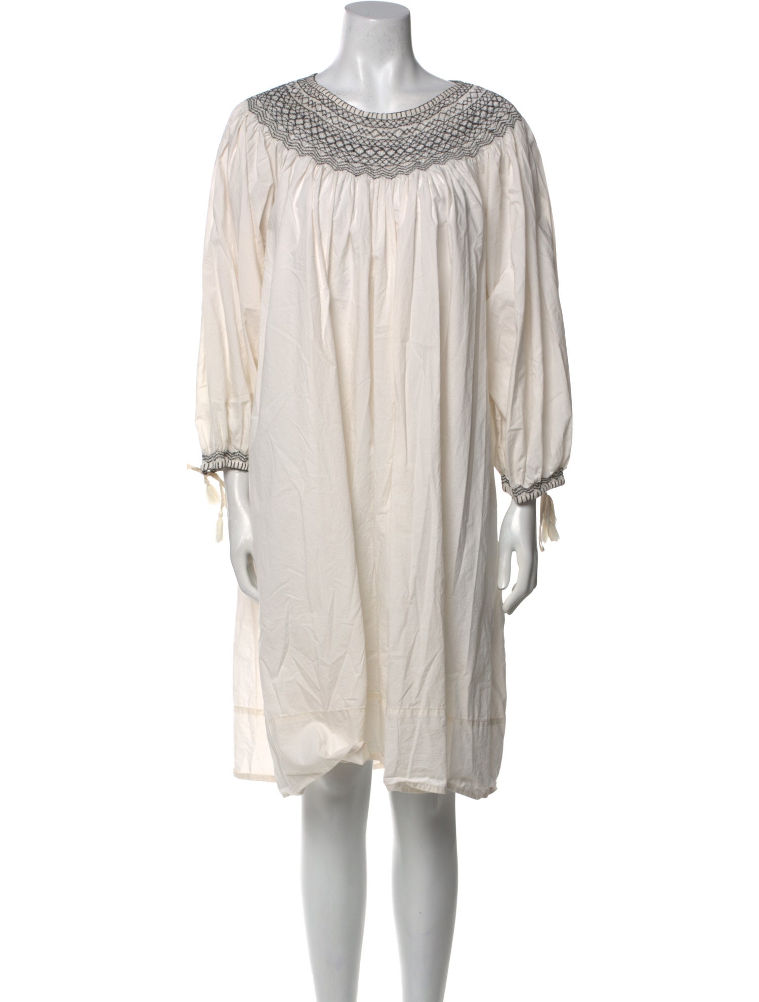 DÔEN Scoop Neck Knee-Length Dress