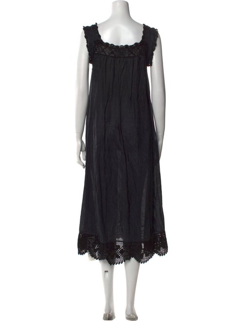 DÔEN Square Neckline Midi Length Dress