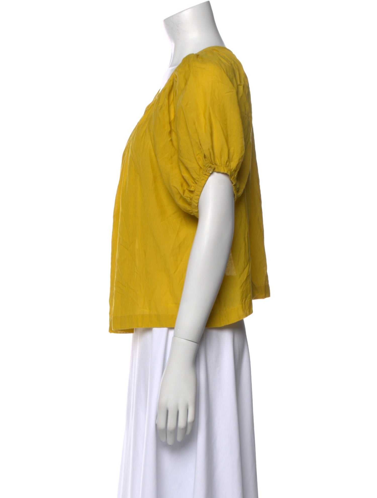 DÔEN Scoop Neck Short Sleeve Button-Up Top