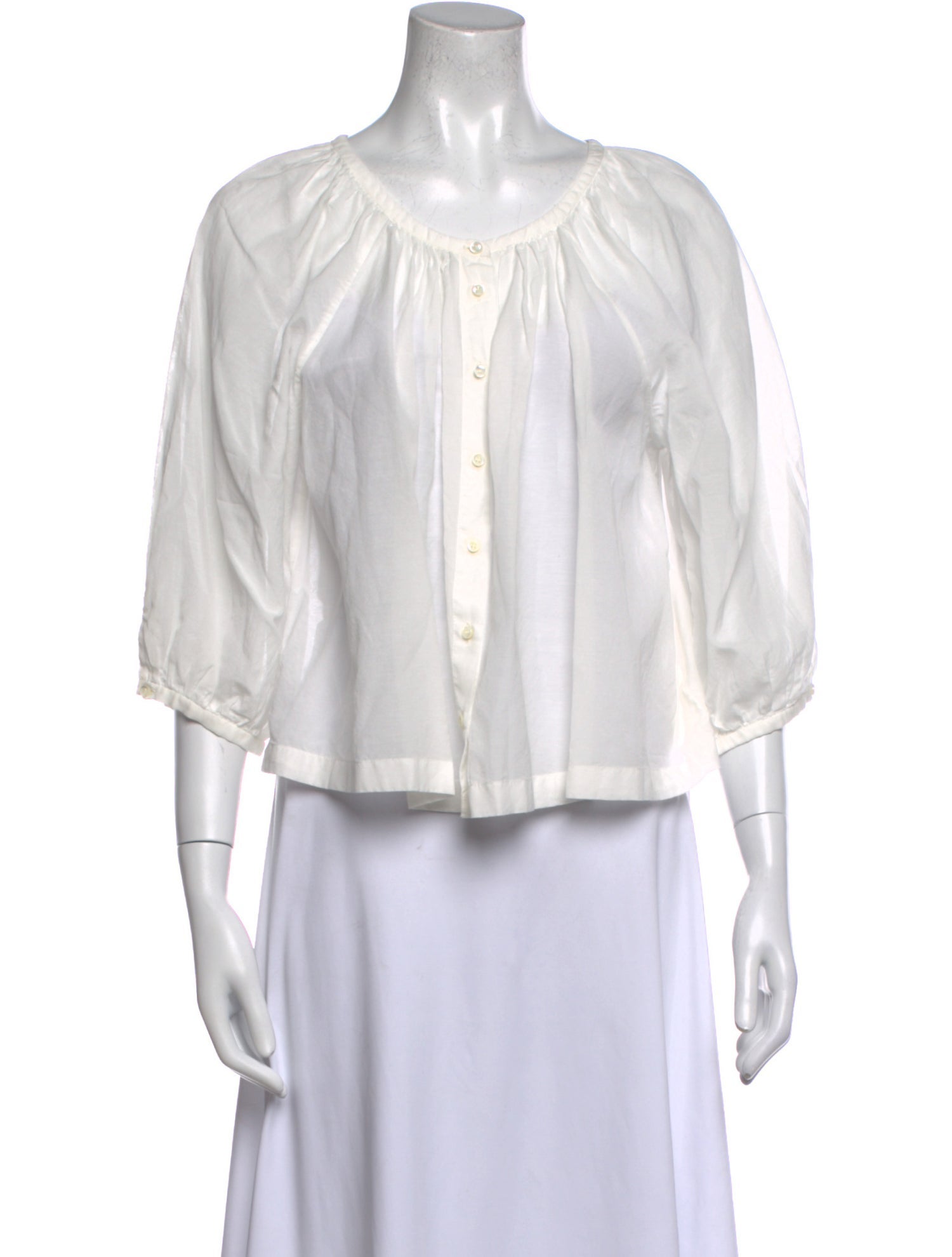 DÔEN Scoop Neck Three-Quarter Sleeve Crop Top