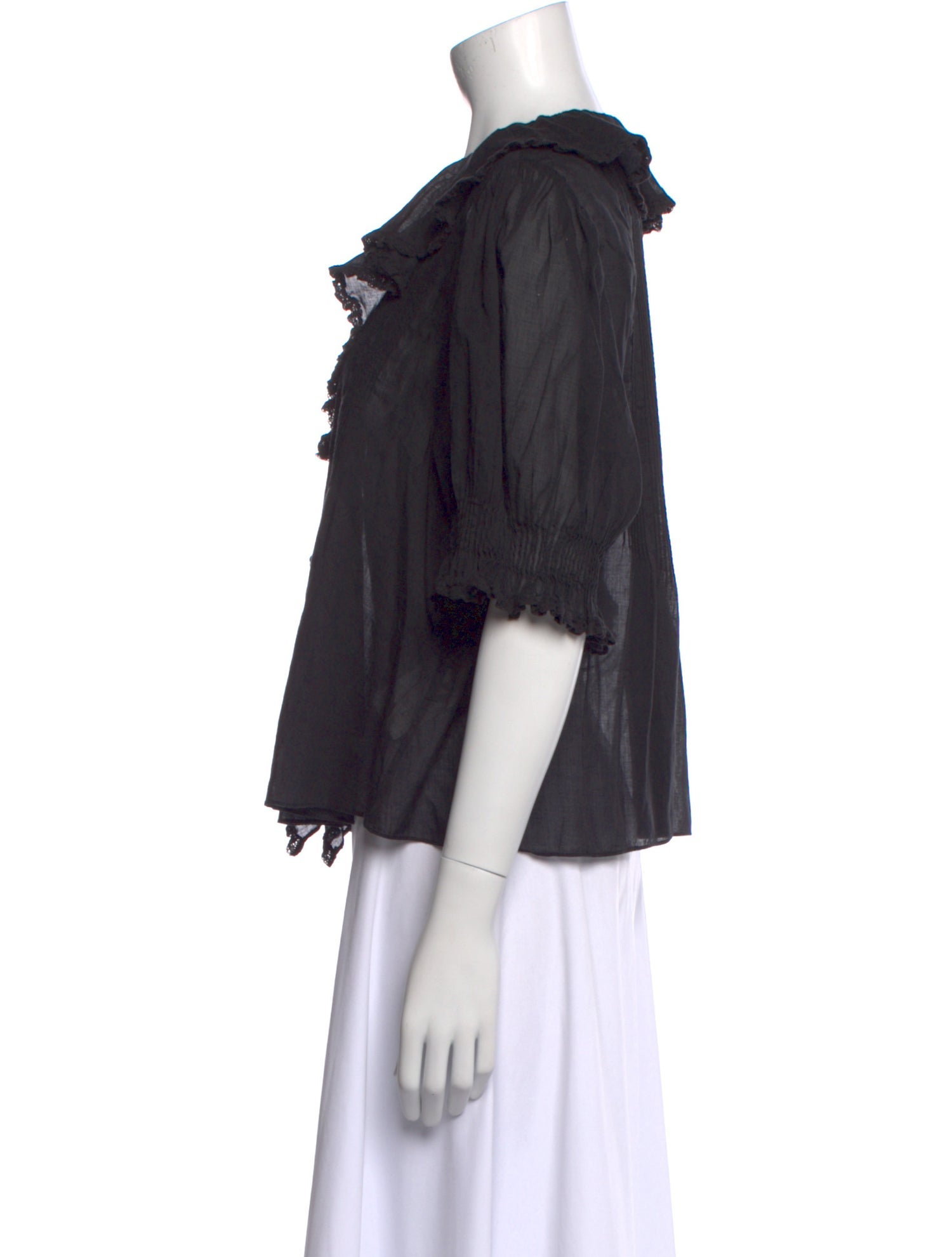 DÔEN V-Neck Three-Quarter Sleeve Blouse