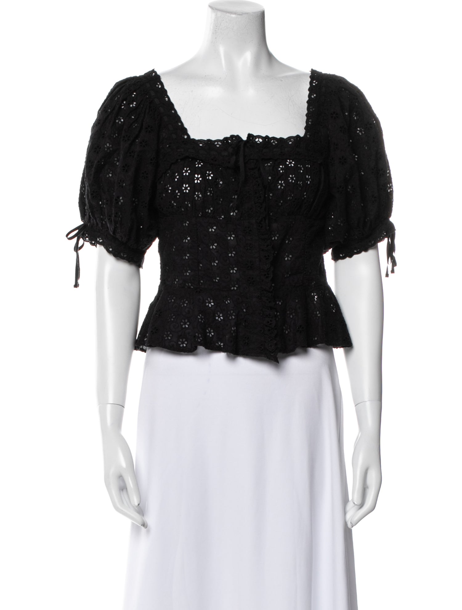 DÔEN Square Neckline Short Sleeve Crop Top