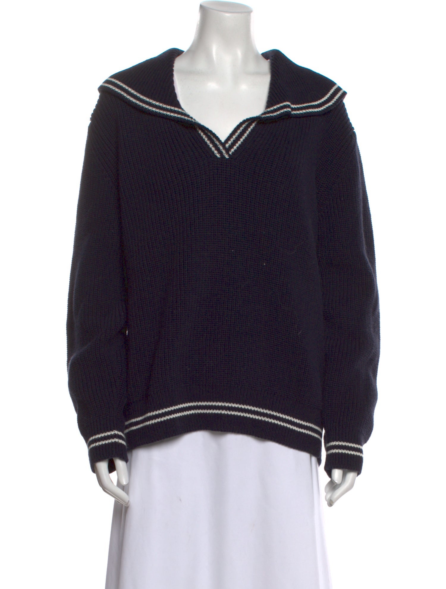 DÔEN V-Neck Sweater