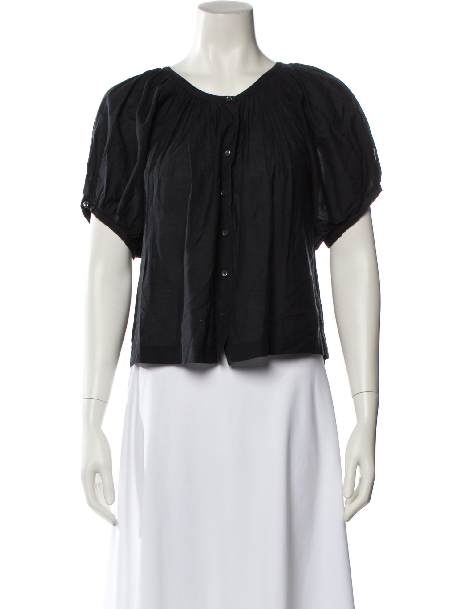 DÔEN Scoop Neck Short Sleeve Crop Top