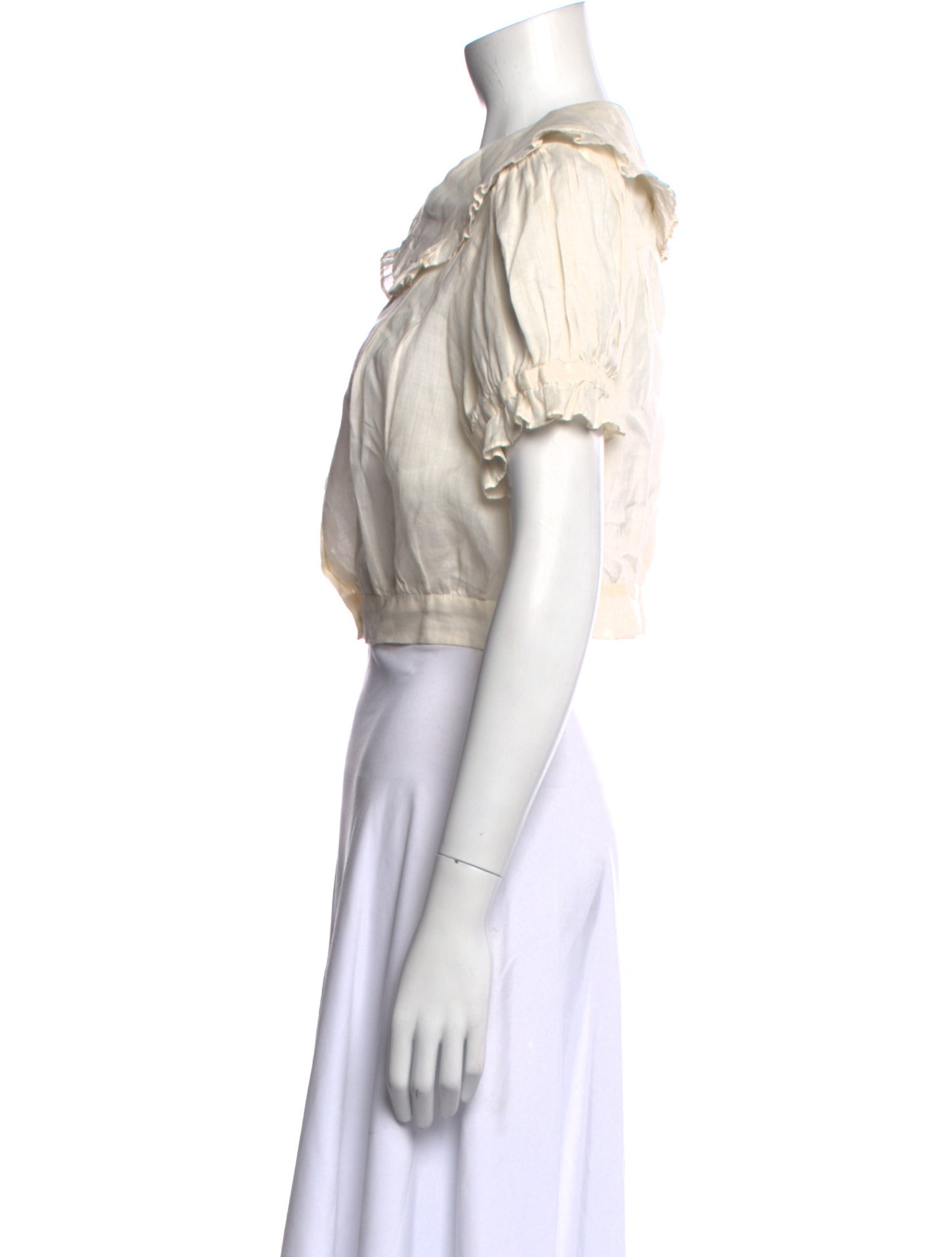 DÔEN Crew Neck Short Sleeve Crop Top