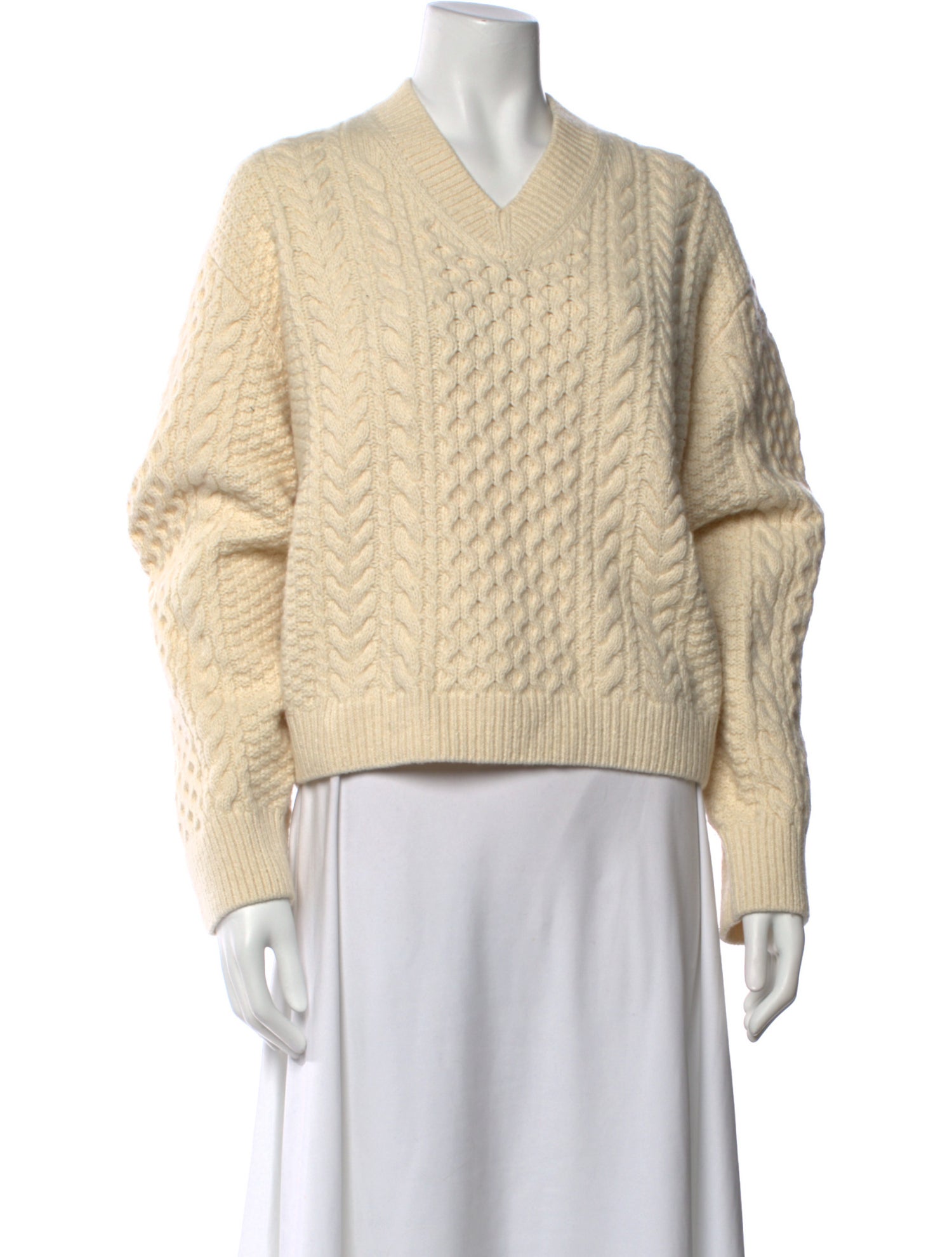 DÔEN V-Neck Sweater