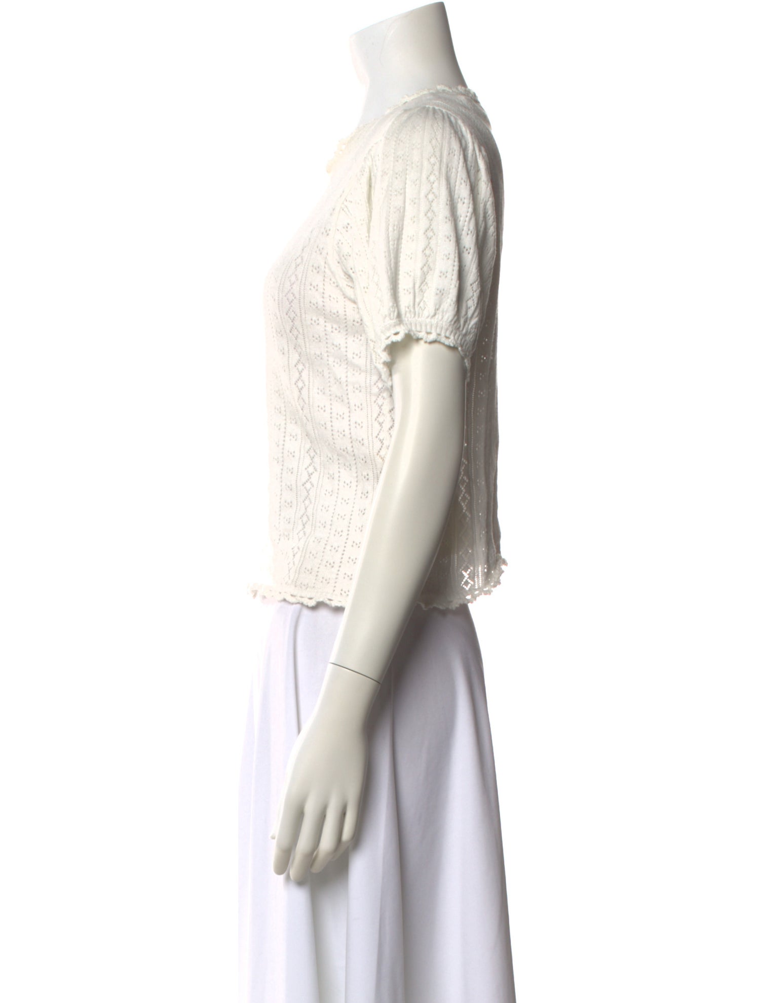 DÔEN Crew Neck Short Sleeve Crop Top